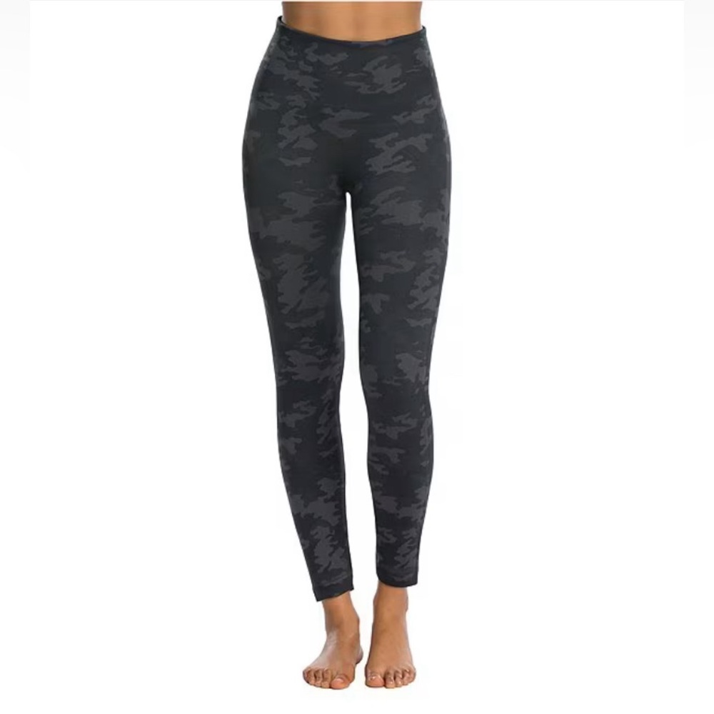 Spanx Black Camo Seamless Leggings Size Small